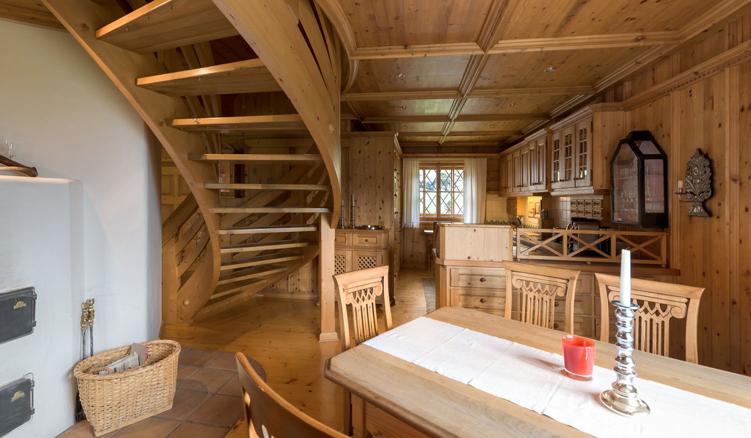 mySchlössl, Wendeltreppe in der Turmwohnung in Flachau